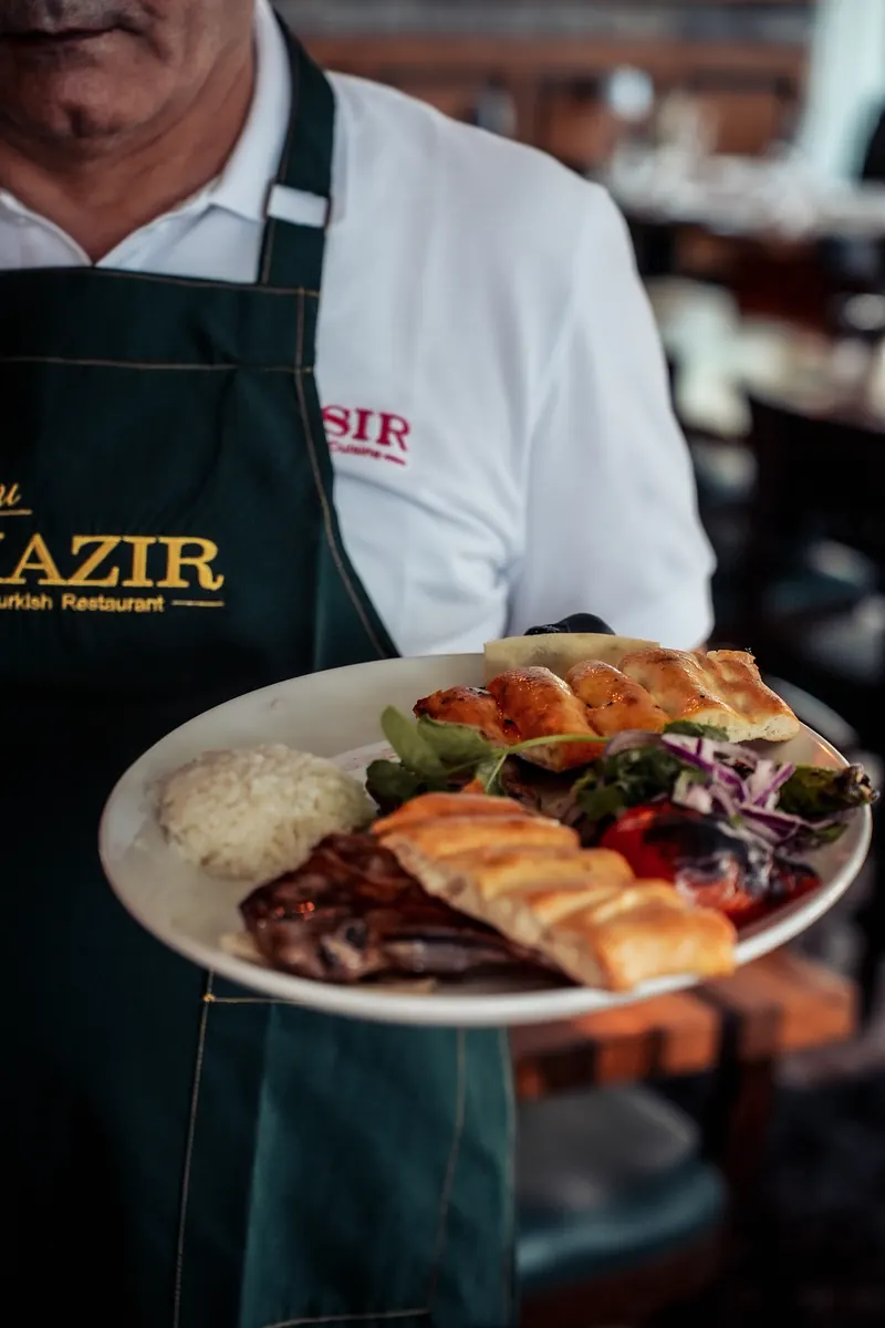 Service bei Öz Hazir in Spandau